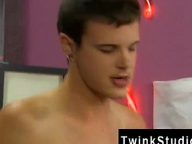 亚裔男性射精照片 Ryan Sharp本来没性趣 pinoy gay porn solo jerk off in a hotel