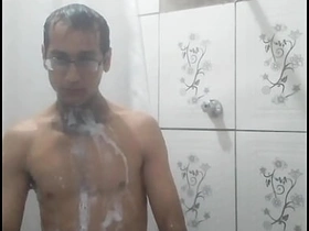 网上泄露了我给小区骚货发裸照 今晚就去干死这个贱货 uncensored japan gay porn