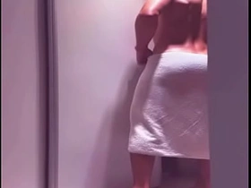 在淋浴间撞见醉酒好友帮他发泄郁闷 gay porn japanese gangbang