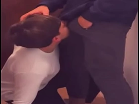 送披萨的小哥毫不留情地干我 brazil hot gay porn