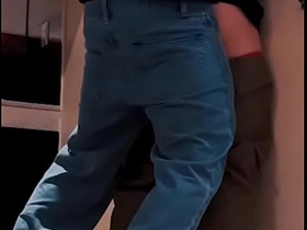 发情的同学趁家里没人把他的鸡巴塞进来 chinese gay live porn