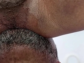 楼管的儿子每周都操我屁股。这次他想拍下来，最后被我射了一脸 gay porn asian massage