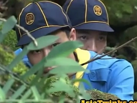 瘦亚裔侦查员口交后享受野战 korean twitter gay porn