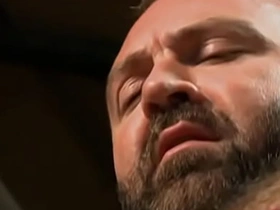 老爹性档案: Cam Curtz被大屌老爹们诱惑征服的狂野之夜 china gay massage porn