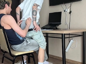 找继兄辅导作业结果被深喉口交爆菊 第一部 chinese military gay porn