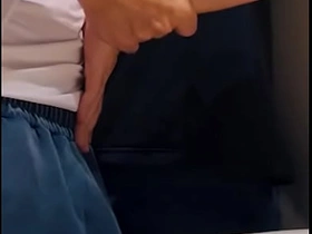 几杯黄汤下肚后 我尝了好奇直男的大屌 cute korean porn gay