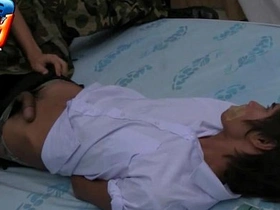 学生仔与军装嫩男下流嬉戏 china cute gay porn