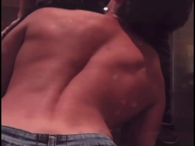 酒吧聊完女人后，我和直男兄弟在浴室搞上了 gay japan cute porn