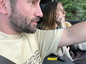 我们在路上捡了个可爱的小鲜肉，和女友一起操了他 sg teen gay porn