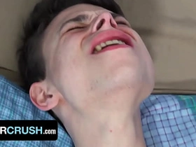 瘦弱少年奥斯汀·桑德斯被继兄无套内射 - BrotherCrush asian gay sex videos in hotel