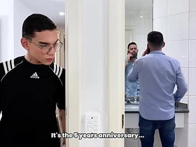 小骚货来帮忙 japanese gay porn wrestling