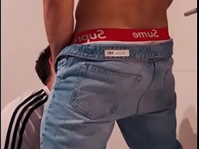 单身派对上的直男男友偷偷在派对角落操我 chinese gay delivery porn