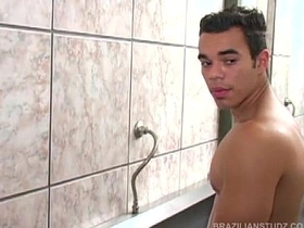 拉丁三人公厕性交 indonesian lokal gay porn