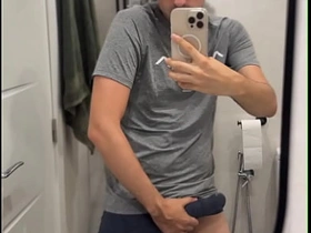 双性恋小伙炫耀大鸡巴并射出一大坨 chinese gay porn masturbation