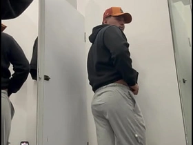 试衣间里发骚了 sex japan gay porn