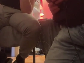 俩素人室友为粉丝直播尿湿裤子 gay asian men sex videos