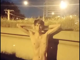 天桥上暴露 gay porn japanese freeze