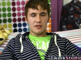 英俊亚洲男同志色情电影 凯恩·兰宁的XXX asian fun gay porn