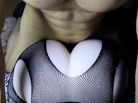 在她浑圆大屁股上射满精液，接着继续操她屁眼！ gay asian sex videos tumblr