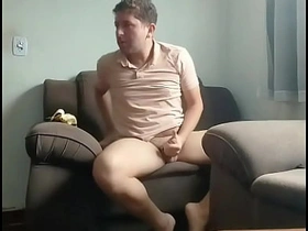 我独自在家听着放克音乐在客厅裸奔 gay asian black porn