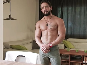 Zack Lemec裸体侍应生面试 - 面具自慰 free porn asian gay