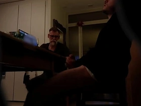 亲爷爷偷看干孙子打飞机 男同乱伦 gay asian gangbang porn