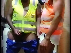 用假阳具玩工人的屁眼 gay porn fuck hot