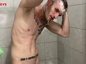 卡莫纳洗澡时被偷拍私密时刻-完整版见sheer.com/unsboys chubby korean gay porn