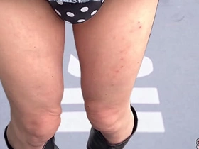 穿着迷你裙靴子圆点内裤自慰 SecretGakuen gay brothers porn chinese