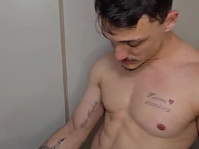 掰开大腿献上骚屁眼 gay muscle asian porn