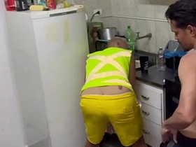 这次水管工把整根家伙塞进了红发妞的洞里 gay chinese porn sucking