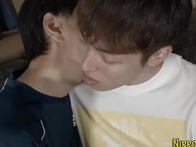 亚洲嫩基骑鸡巴射精 hot gay guys porn