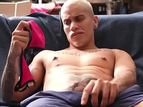 揭秘好兄弟的性秘密 同性探索 chinese hunter gay porn