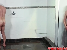 我无套插他 他在我嘴里射精 asian gay boys recently add sex videos