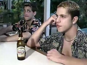 嫩弟 Ethan 和 Matthew 互嗦鸡巴后肛交 chinese white gay porn