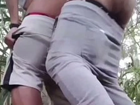 在隐秘公园小径上被爆菊 suck my chinese dick gay porn