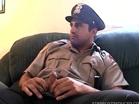 维尼给直男警察扎克口交 japanese gay daddies porn