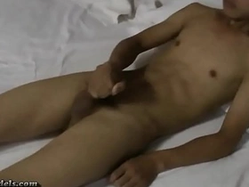 亚洲大屌男孩自慰 vietnam gay model porn