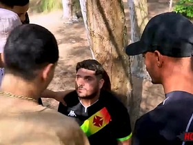 丛林里火辣淫乱的群交！ gay porn japan movie