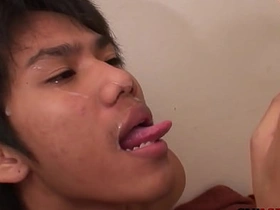亚洲嫩男无套双人吹箫后撒尿 porn gay asian public