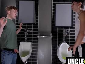 你他妈看什么看 安吉尔·埃利亚斯 daddy fuck asian gay porn