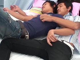 亚裔高尔夫与波利族小便无套 japanese family gay porn