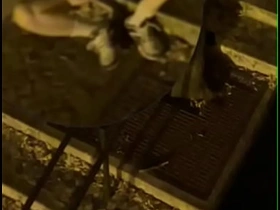 业余少年街头打飞机被偷拍 遭胁迫口交但成功逃脱 chinese african gay sex porn