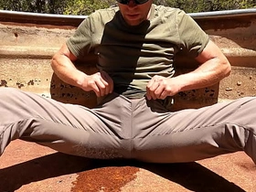 徒步裤子里尿湿8次 asian gay group sex videos