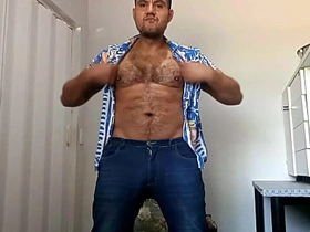 巴西巨根狂操尤物——手活+超量射精 巴西大鸡巴喷发实录 chinese gay wrestling porn hub