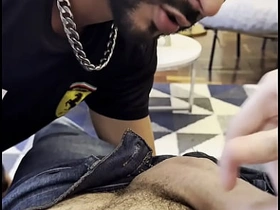 发现邻居儿子的鸡巴大得惊人 gay chinese porn breed it raw