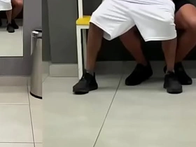 健身教练练完就操了我 gay porn hot older male