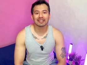 肌肉男搞上健身房搭档！无套狂操 还让他闻内裤 性爱实录 asia boy gay porn