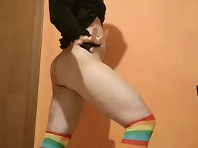 屁眼塞四颗网球？老娘现在做得到了！！！ indonesia porn gay