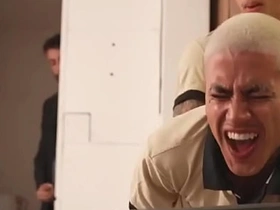 我在办公室搞同事被老板监控看到，这骚货忍不住加入了——免费看 gay porn chinese onlyfans